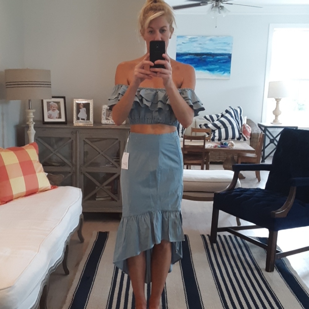 NWT SUBOO Chambray ruched skirt and frill crop top